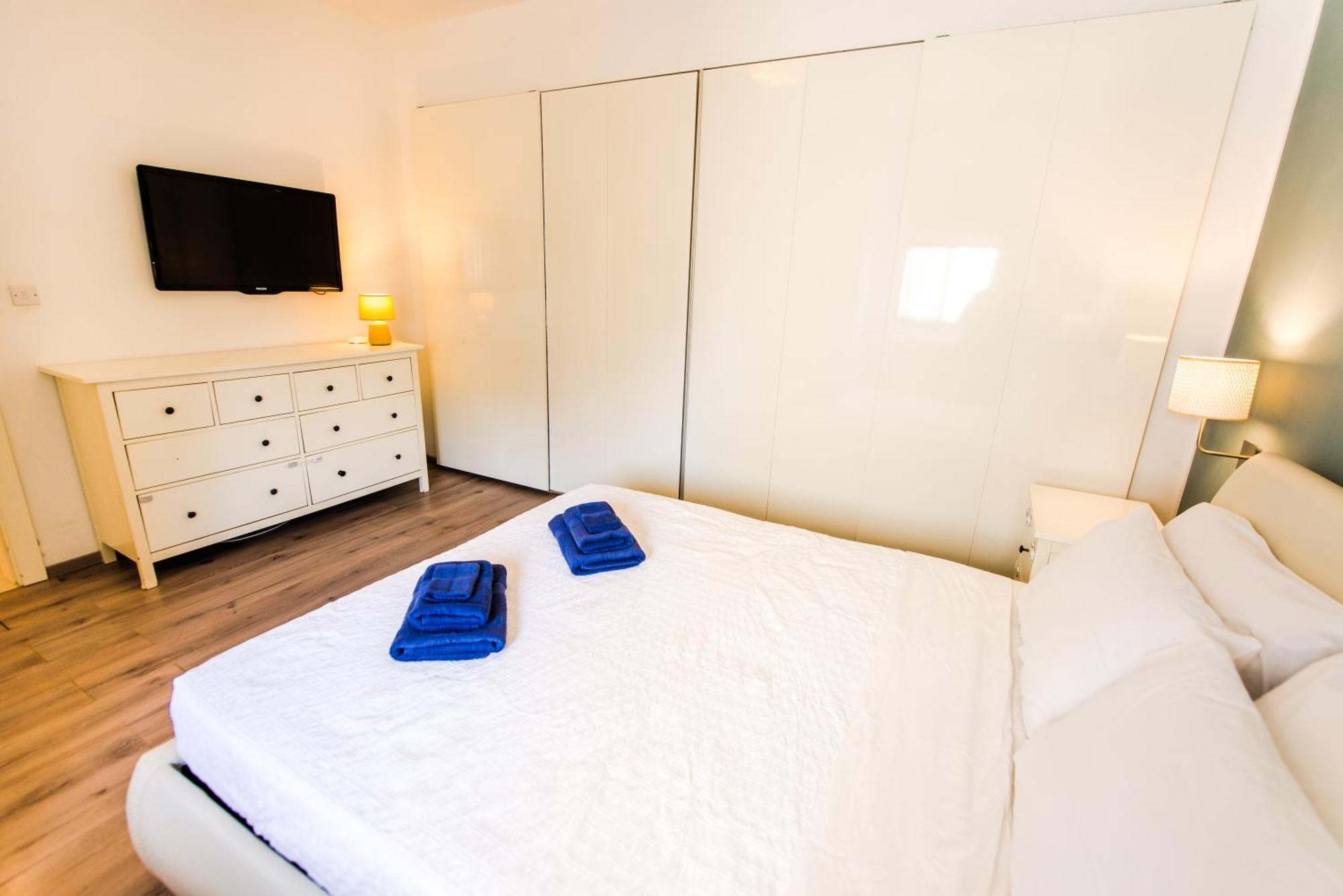 Mediterranean Abode - Spacious Apartment In Swieqi Is-Swieqi Esterno foto