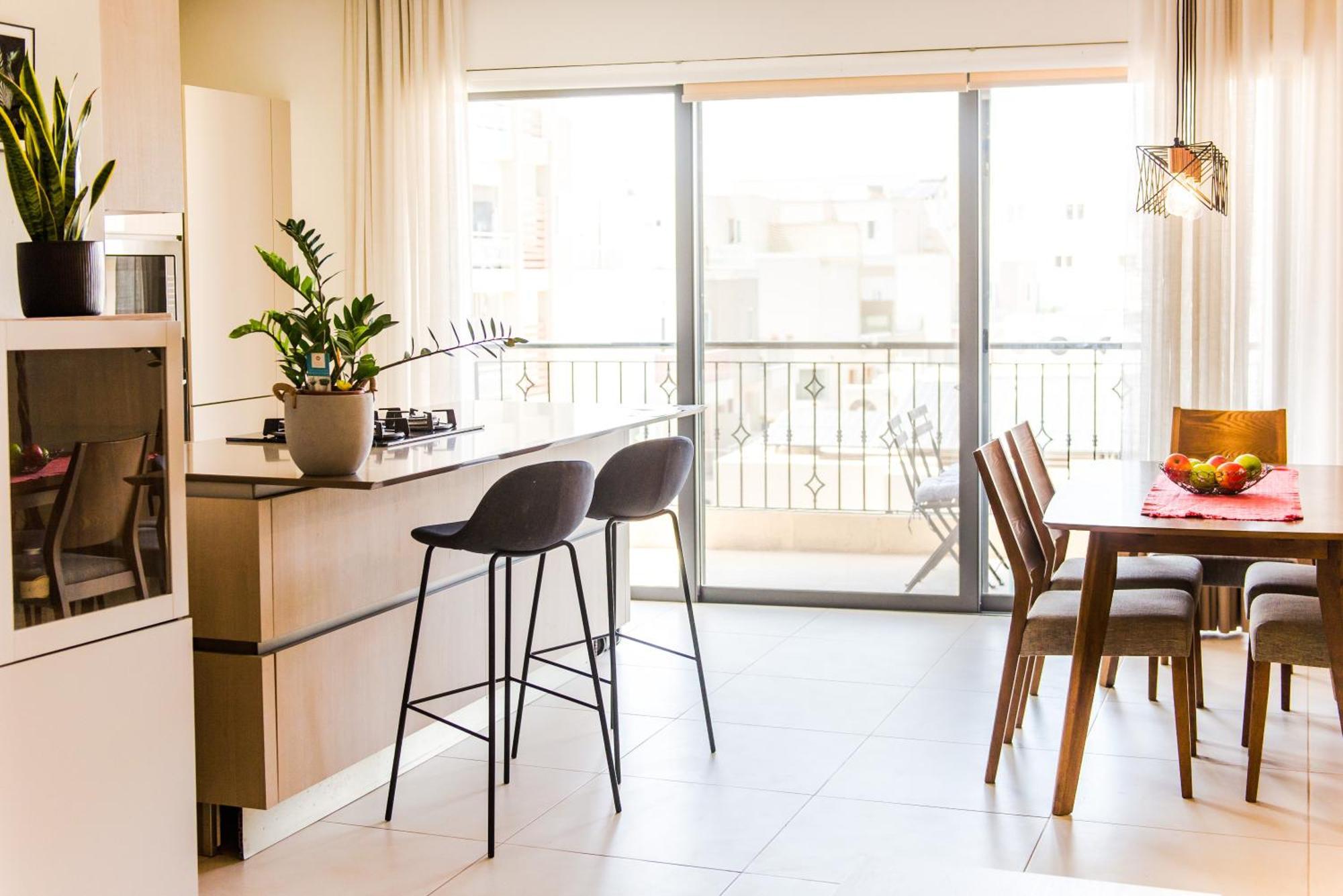 Mediterranean Abode - Spacious Apartment In Swieqi Is-Swieqi Esterno foto