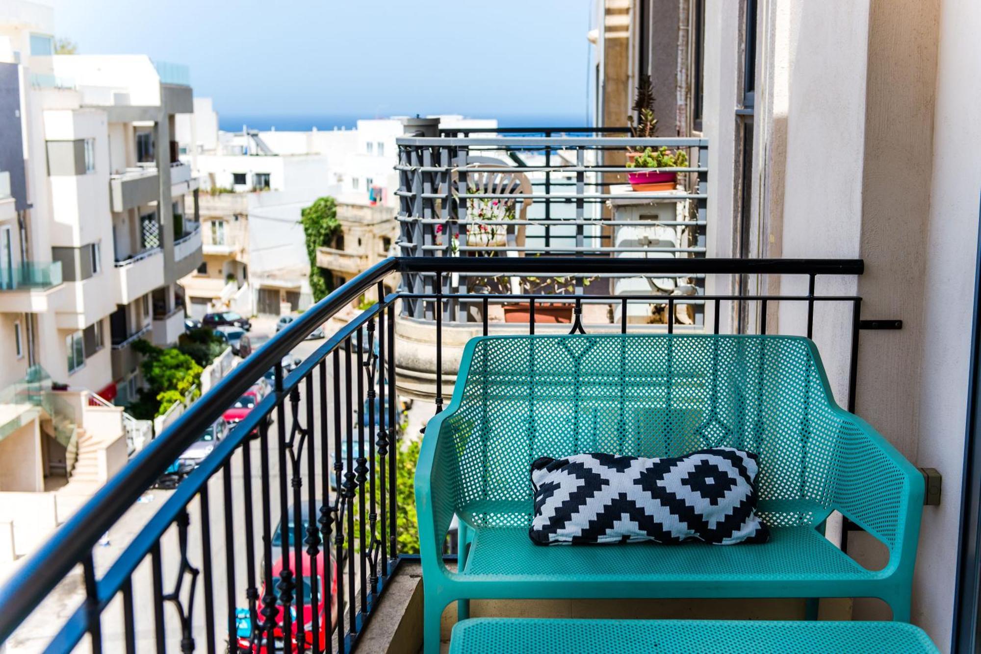 Mediterranean Abode - Spacious Apartment In Swieqi Is-Swieqi Esterno foto