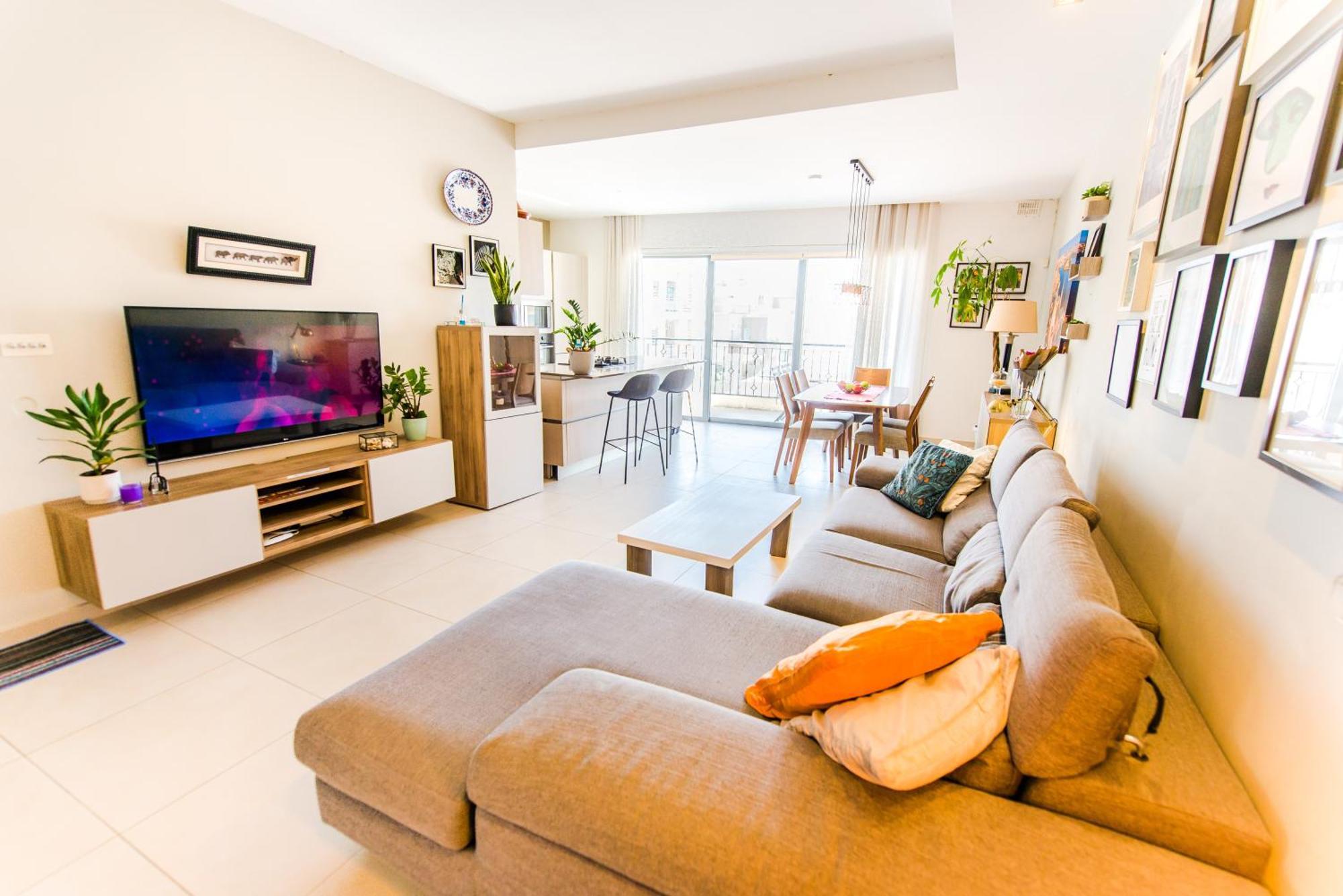 Mediterranean Abode - Spacious Apartment In Swieqi Is-Swieqi Esterno foto